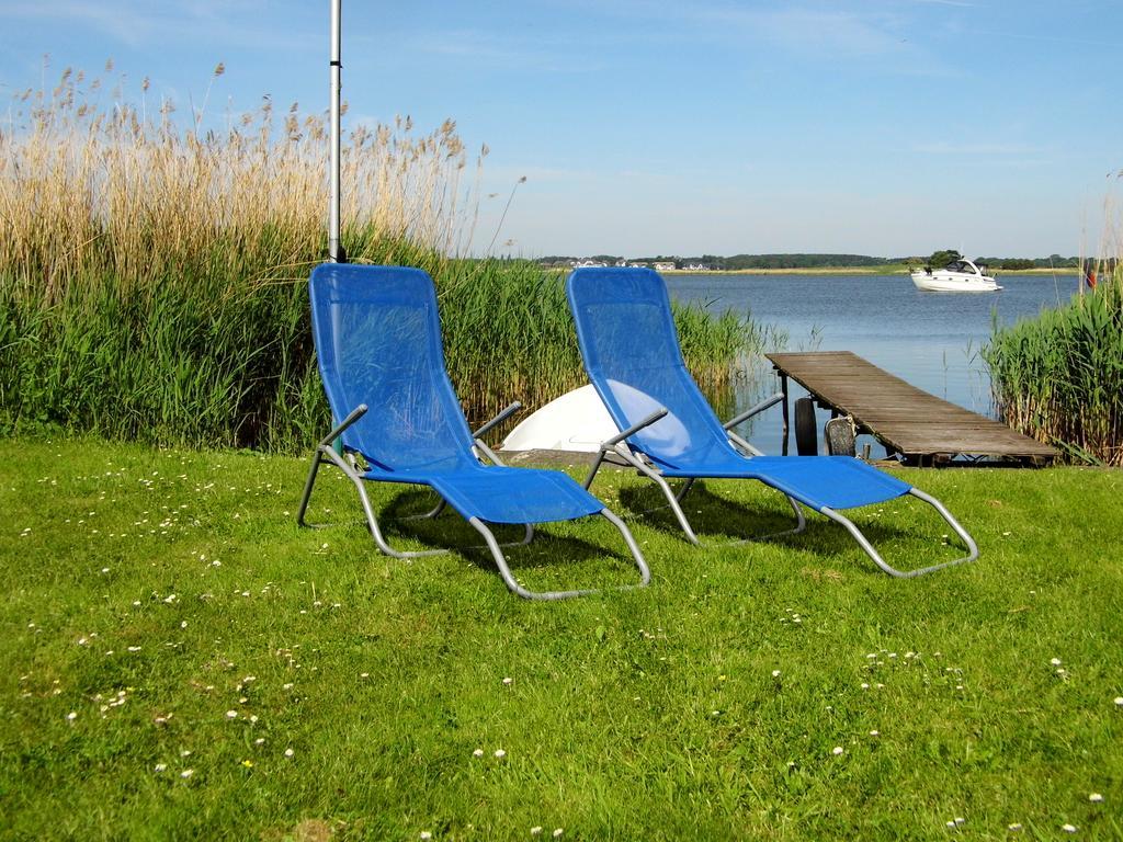 Ferienwohnung Seerose Neppermin Exteriör bild